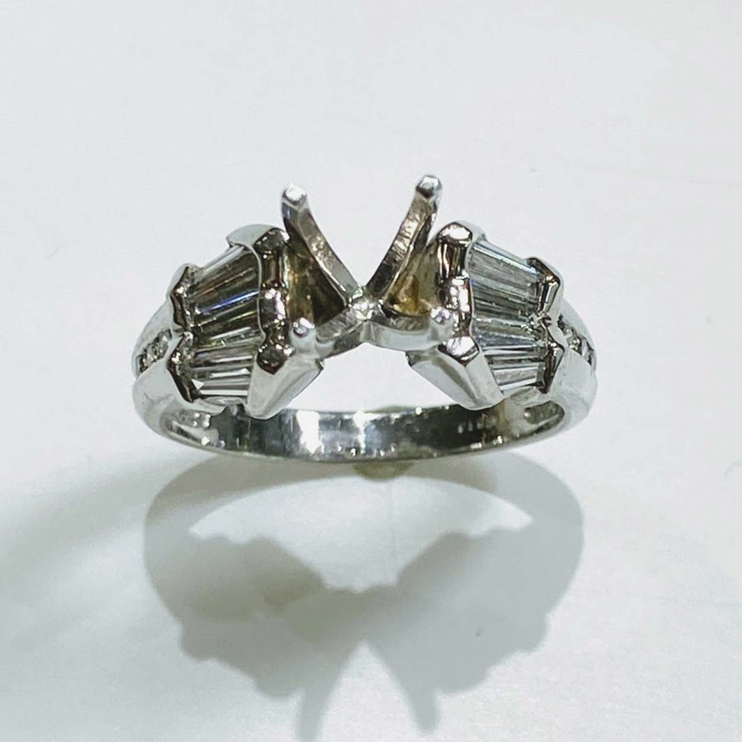 Ladys Platinum Engagement Ring