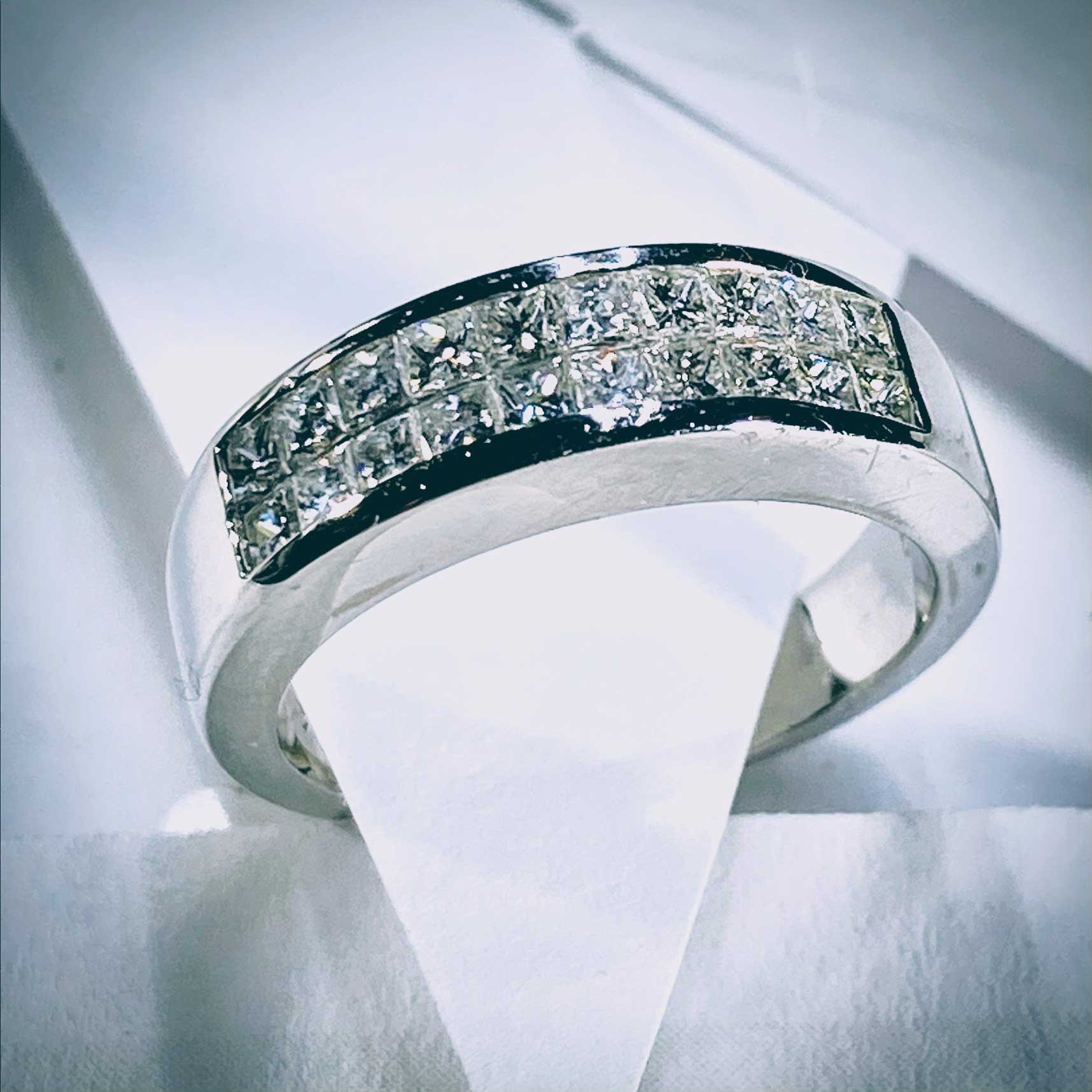 Can I wear an eternity ring as a wedding band? - Lebrusan Studio